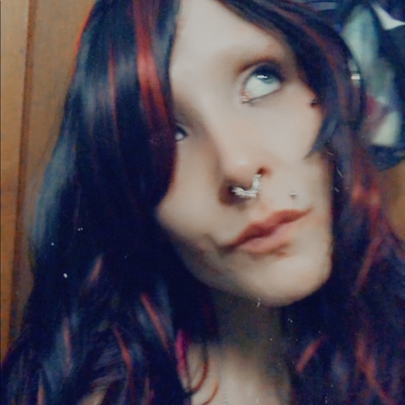 Meet your Posher, Jessica - Picture 1 of 1